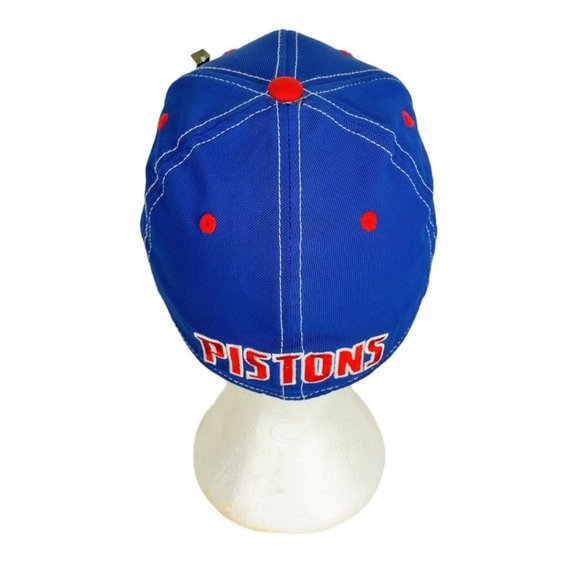 Vintage Adidas Embroidered Detroit Pistons NBA Basketball Climalite Base… - Picture 9 of 12